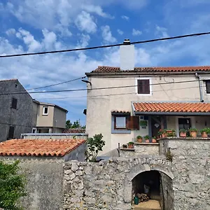 Casa vacanze Holiday Home Pernat, Pernata